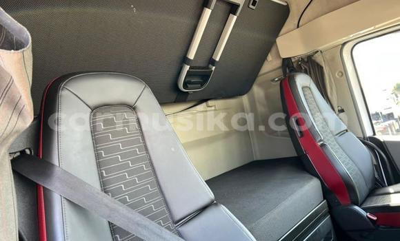 Acheter Occasion Voiture Volvo 480 Blanc à Beitbridge, Matabeleland South Acheter Occasion Voiture Volvo 480 Blanc à Beitbridge, Matabeleland South