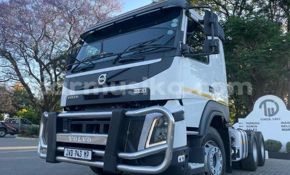 Tenga Tsaru Volvo 440 Chena Mota in Beitbridge in Matabeleland South Tenga Tsaru Volvo 440 Chena Mota in Beitbridge in Matabeleland South