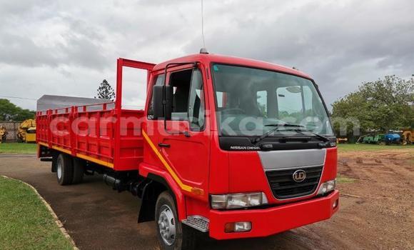 Nunua Ilio tumika Nissan Urvan Nyekundu Gari ndani ya Beitbridge nchini Matabeleland Kusini