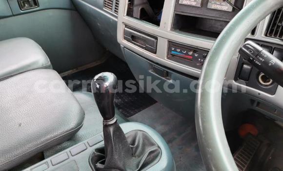 Tenga Tsaru Nissan Urvan Tsvuku Mota in Beitbridge in Matabeleland South Tenga Tsaru Nissan Urvan Tsvuku Mota in Beitbridge in Matabeleland South