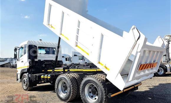 Tenga Tsaru Nissan Urvan Chena Mota in Beitbridge in Matabeleland South Tenga Tsaru Nissan Urvan Chena Mota in Beitbridge in Matabeleland South