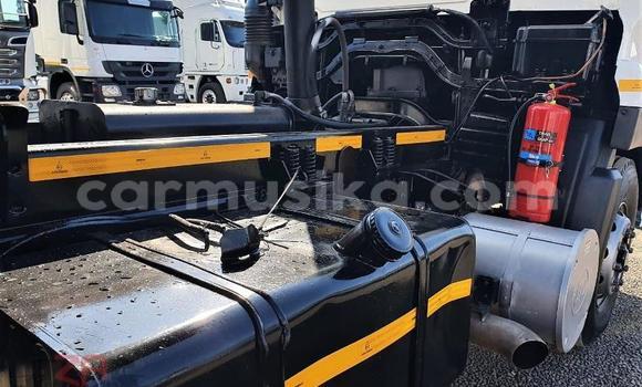 Tenga Tsaru Nissan Urvan Chena Mota in Beitbridge in Matabeleland South Tenga Tsaru Nissan Urvan Chena Mota in Beitbridge in Matabeleland South