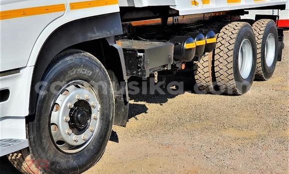 Tenga Tsaru Nissan Urvan Chena Mota in Beitbridge in Matabeleland South Tenga Tsaru Nissan Urvan Chena Mota in Beitbridge in Matabeleland South