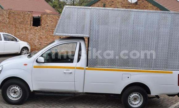 Acheter Occasion Voiture Mahindra Scorpio Blanc à Beitbridge, Matabeleland South Acheter Occasion Voiture Mahindra Scorpio Blanc à Beitbridge, Matabeleland South