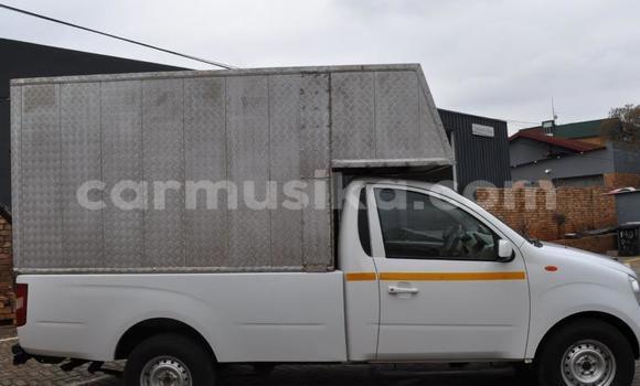 Acheter Occasion Voiture Mahindra Scorpio Blanc à Beitbridge, Matabeleland South Acheter Occasion Voiture Mahindra Scorpio Blanc à Beitbridge, Matabeleland South