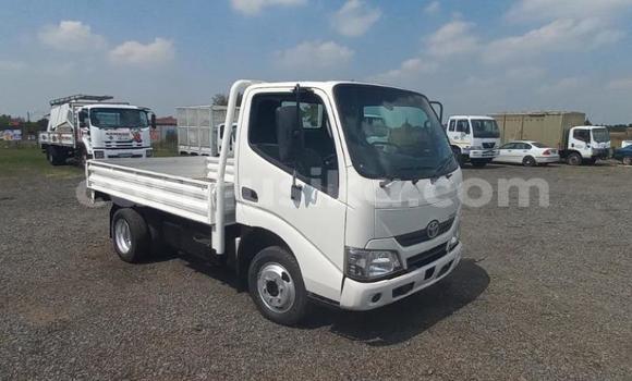 Tenga Tsaru Toyota Dyna Chena Mota in Beitbridge in Matabeleland South Tenga Tsaru Toyota Dyna Chena Mota in Beitbridge in Matabeleland South