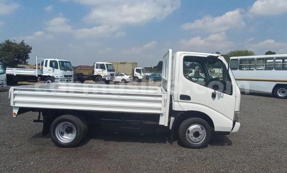 Tenga Tsaru Toyota Dyna Chena Mota in Beitbridge in Matabeleland South Tenga Tsaru Toyota Dyna Chena Mota in Beitbridge in Matabeleland South
