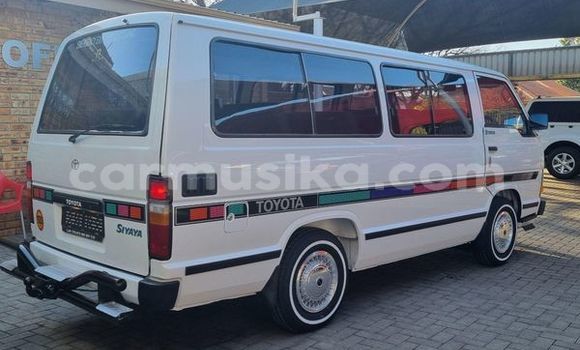 Tenga Tsaru Toyota Hiace Chena Mota in Beitbridge in Matabeleland South Tenga Tsaru Toyota Hiace Chena Mota in Beitbridge in Matabeleland South