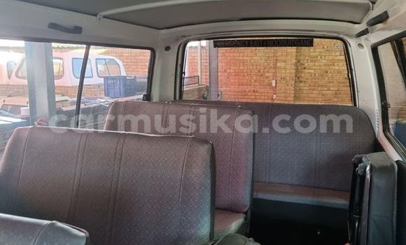 Tenga Tsaru Toyota Hiace Chena Mota in Beitbridge in Matabeleland South Tenga Tsaru Toyota Hiace Chena Mota in Beitbridge in Matabeleland South