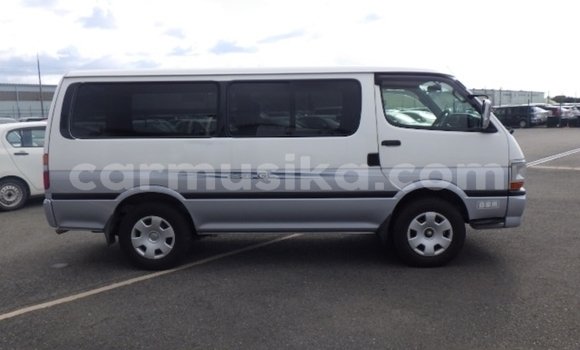 Nunua Ilio tumika Toyota Hiace Fedha Gari ndani ya Beitbridge nchini Matabeleland Kusini Nunua Ilio tumika Toyota Hiace Fedha Gari ndani ya Beitbridge nchini Matabeleland Kusini