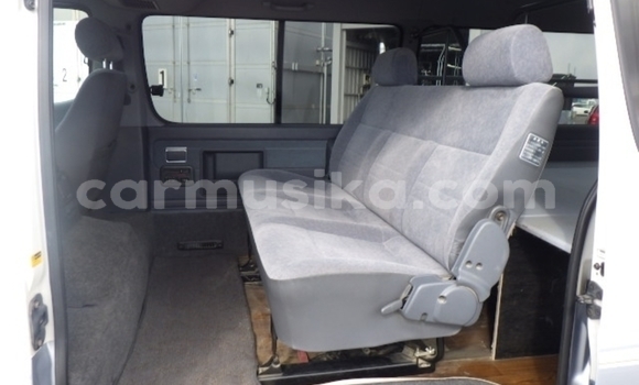 Nunua Ilio tumika Toyota Hiace Fedha Gari ndani ya Beitbridge nchini Matabeleland Kusini Nunua Ilio tumika Toyota Hiace Fedha Gari ndani ya Beitbridge nchini Matabeleland Kusini