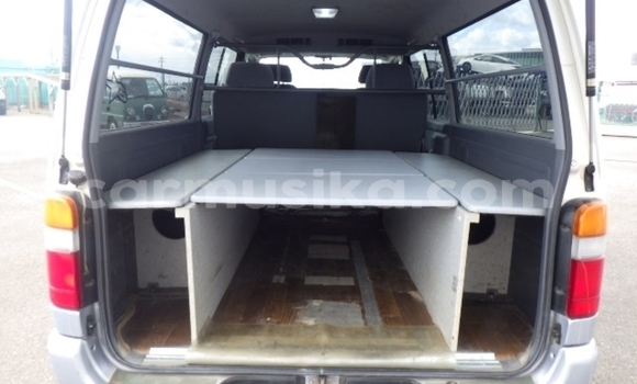 Nunua Ilio tumika Toyota Hiace Fedha Gari ndani ya Beitbridge nchini Matabeleland Kusini Nunua Ilio tumika Toyota Hiace Fedha Gari ndani ya Beitbridge nchini Matabeleland Kusini