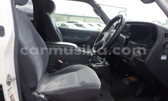 Nunua Ilio tumika Toyota Hiace Fedha Gari ndani ya Beitbridge nchini Matabeleland Kusini Nunua Ilio tumika Toyota Hiace Fedha Gari ndani ya Beitbridge nchini Matabeleland Kusini