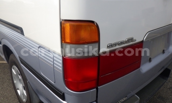 Nunua Ilio tumika Toyota Hiace Fedha Gari ndani ya Beitbridge nchini Matabeleland Kusini Nunua Ilio tumika Toyota Hiace Fedha Gari ndani ya Beitbridge nchini Matabeleland Kusini