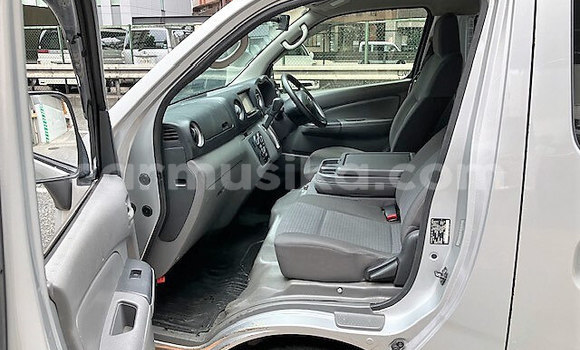 Acheter Occasion Voiture Nissan Nv350 Gris à Beitbridge, Matabeleland South Acheter Occasion Voiture Nissan Nv350 Gris à Beitbridge, Matabeleland South