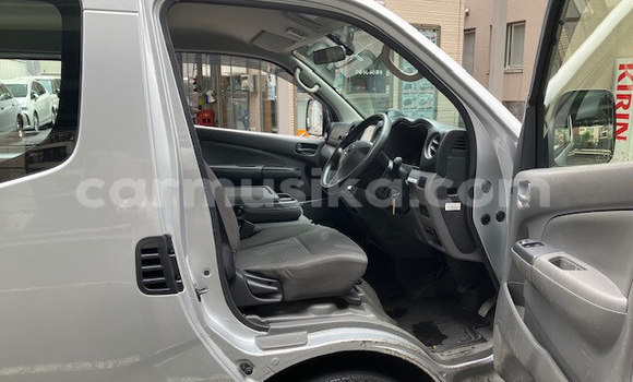 Acheter Occasion Voiture Nissan Nv350 Gris à Beitbridge, Matabeleland South Acheter Occasion Voiture Nissan Nv350 Gris à Beitbridge, Matabeleland South