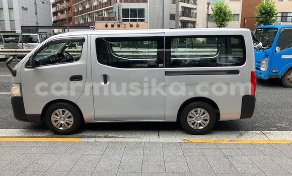 Acheter Occasion Voiture Nissan Nv350 Gris à Beitbridge, Matabeleland South Acheter Occasion Voiture Nissan Nv350 Gris à Beitbridge, Matabeleland South