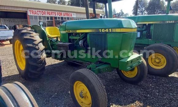 Acheter Occasion Voiture Jensen Interceptor Vert à Beitbridge, Matabeleland South Acheter Occasion Voiture Jensen Interceptor Vert à Beitbridge, Matabeleland South