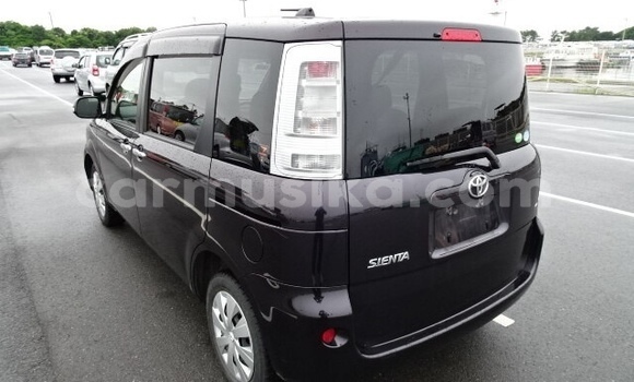 Buy Used Toyota Sienta Other Car in Beitbridge in Matabeleland South Buy Used Toyota Sienta Other Car in Beitbridge in Matabeleland South