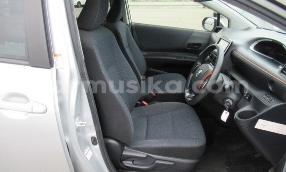 Tenga Tsaru Toyota Sienta Sirivha Mota in Beitbridge in Matabeleland South Tenga Tsaru Toyota Sienta Sirivha Mota in Beitbridge in Matabeleland South