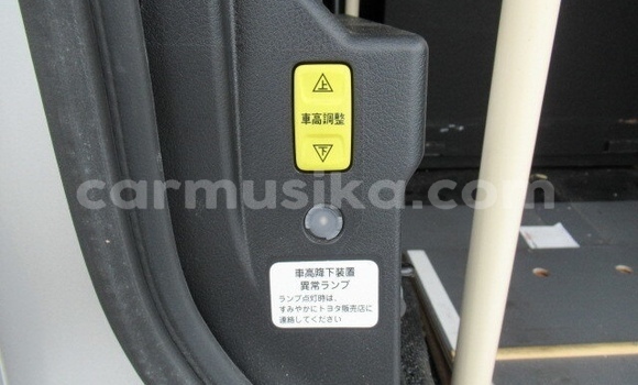 Tenga Tsaru Toyota Sienta Sirivha Mota in Beitbridge in Matabeleland South Tenga Tsaru Toyota Sienta Sirivha Mota in Beitbridge in Matabeleland South