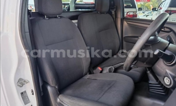 Acheter Occasion Voiture Isuzu D–MAX Blanc à Beitbridge, Matabeleland South Acheter Occasion Voiture Isuzu D–MAX Blanc à Beitbridge, Matabeleland South