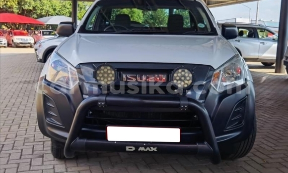 Acheter Occasion Voiture Isuzu D–MAX Blanc à Beitbridge, Matabeleland South Acheter Occasion Voiture Isuzu D–MAX Blanc à Beitbridge, Matabeleland South