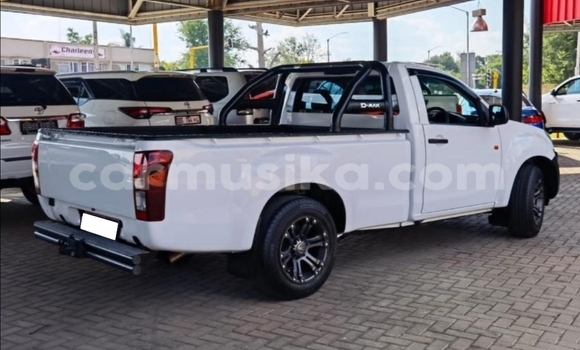 Acheter Occasion Voiture Isuzu D–MAX Blanc à Beitbridge, Matabeleland South Acheter Occasion Voiture Isuzu D–MAX Blanc à Beitbridge, Matabeleland South