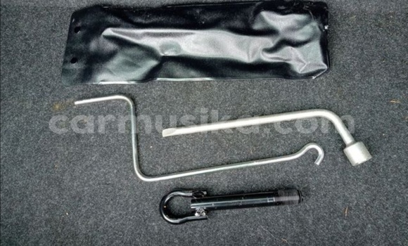 Buy Used Toyota Vitz Silver Car in Beitbridge in Matabeleland South Buy Used Toyota Vitz Silver Car in Beitbridge in Matabeleland South