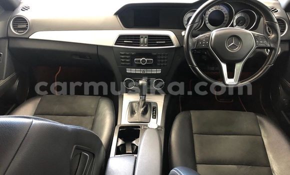 Nunua Ilio tumika Mercedes‒Benz C-klasse Fedha Gari ndani ya Avondale nchini Harare Nunua Ilio tumika Mercedes‒Benz C-klasse Fedha Gari ndani ya Avondale nchini Harare