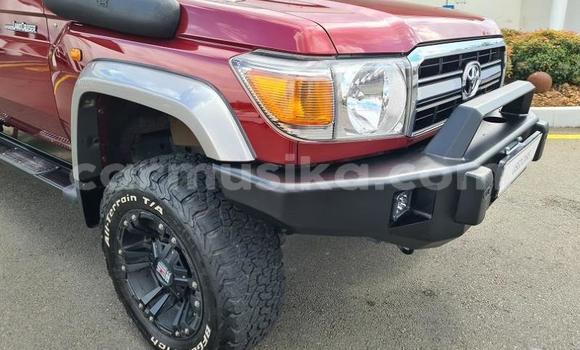 Buy Used Toyota Land Cruiser Red Car in Beitbridge in Matabeleland South Buy Used Toyota Land Cruiser Red Car in Beitbridge in Matabeleland South