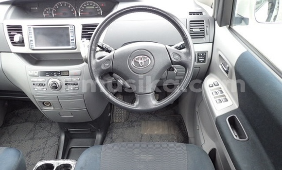 Buy Used Toyota Voxy White Car in Harare in Harare Buy Used Toyota Voxy White Car in Harare in Harare