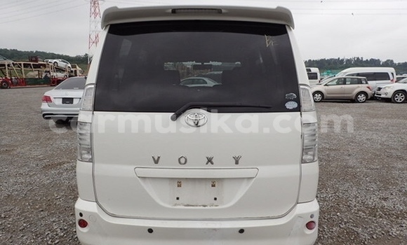 Buy Used Toyota Voxy White Car in Harare in Harare Buy Used Toyota Voxy White Car in Harare in Harare