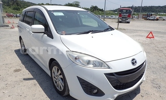 Nunua Ilio tumika Mazda Premacy Nyeupe Gari ndani ya Beitbridge nchini Matabeleland Kusini