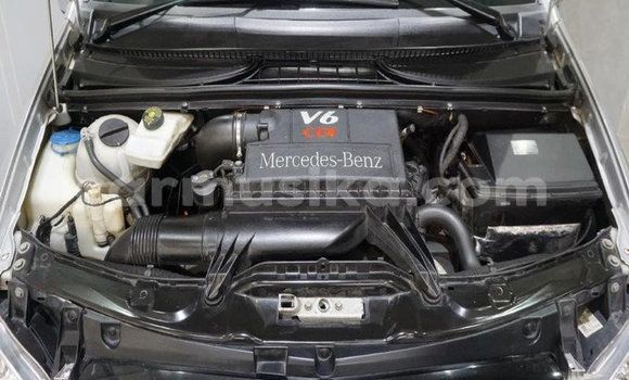 Acheter Occasion Voiture Mercedes‒Benz Viano Gris à Beitbridge, Matabeleland South Acheter Occasion Voiture Mercedes‒Benz Viano Gris à Beitbridge, Matabeleland South