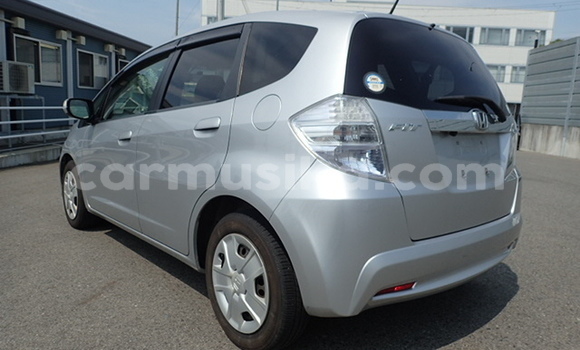 Buy Used Honda Fit Silver Car in Beitbridge in Matabeleland South Buy Used Honda Fit Silver Car in Beitbridge in Matabeleland South