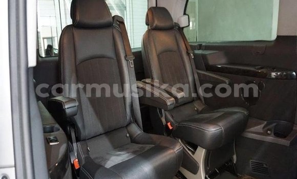 Acheter Occasion Voiture Mercedes‒Benz Viano Gris à Beitbridge, Matabeleland South Acheter Occasion Voiture Mercedes‒Benz Viano Gris à Beitbridge, Matabeleland South