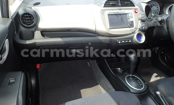 Buy Used Honda Fit Silver Car in Beitbridge in Matabeleland South Buy Used Honda Fit Silver Car in Beitbridge in Matabeleland South