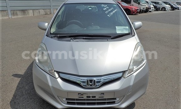 Buy Used Honda Fit Silver Car in Beitbridge in Matabeleland South Buy Used Honda Fit Silver Car in Beitbridge in Matabeleland South