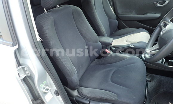 Buy Used Honda Fit Silver Car in Beitbridge in Matabeleland South Buy Used Honda Fit Silver Car in Beitbridge in Matabeleland South