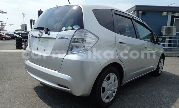 Buy Used Honda Fit Silver Car in Beitbridge in Matabeleland South Buy Used Honda Fit Silver Car in Beitbridge in Matabeleland South