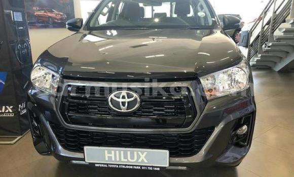 Tenga Tsaru Toyota Hilux Sirivha Mota in Beitbridge in Matabeleland South Tenga Tsaru Toyota Hilux Sirivha Mota in Beitbridge in Matabeleland South