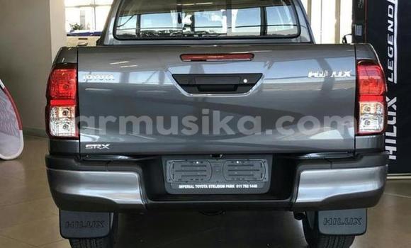 Tenga Tsaru Toyota Hilux Sirivha Mota in Beitbridge in Matabeleland South Tenga Tsaru Toyota Hilux Sirivha Mota in Beitbridge in Matabeleland South