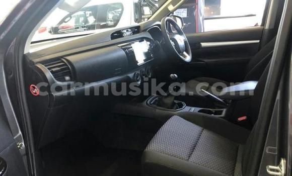 Tenga Tsaru Toyota Hilux Sirivha Mota in Beitbridge in Matabeleland South Tenga Tsaru Toyota Hilux Sirivha Mota in Beitbridge in Matabeleland South