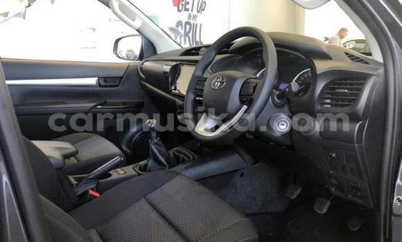 Tenga Tsaru Toyota Hilux Sirivha Mota in Beitbridge in Matabeleland South Tenga Tsaru Toyota Hilux Sirivha Mota in Beitbridge in Matabeleland South