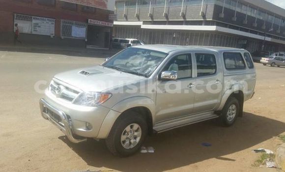 Buy Used Toyota Hilux Silver Car in Chipinge in Manicaland Buy Used Toyota Hilux Silver Car in Chipinge in Manicaland
