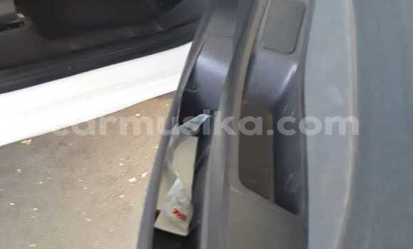 Acheter Occasion Voiture Chevrolet Corsa Blanc à Beitbridge, Matabeleland South Acheter Occasion Voiture Chevrolet Corsa Blanc à Beitbridge, Matabeleland South