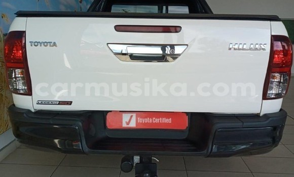 Tenga Tsaru Toyota Hilux Chena Mota in Beitbridge in Matabeleland South Tenga Tsaru Toyota Hilux Chena Mota in Beitbridge in Matabeleland South