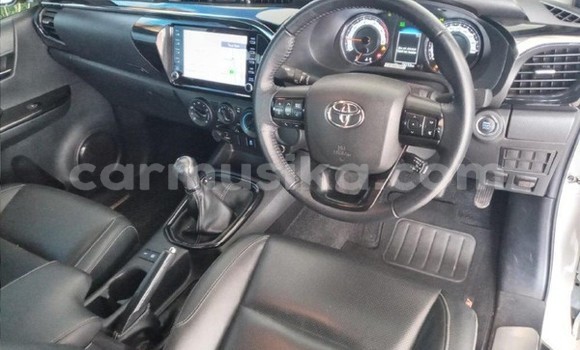 Tenga Tsaru Toyota Hilux Chena Mota in Beitbridge in Matabeleland South Tenga Tsaru Toyota Hilux Chena Mota in Beitbridge in Matabeleland South