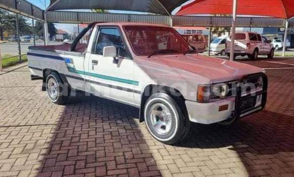 Acheter Occasion Voiture Toyota Hilux Blanc à Beitbridge, Matabeleland South Acheter Occasion Voiture Toyota Hilux Blanc à Beitbridge, Matabeleland South